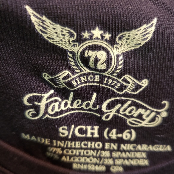 Juniors I Drink Wine sequence black tshirt - Picture 2 of 2